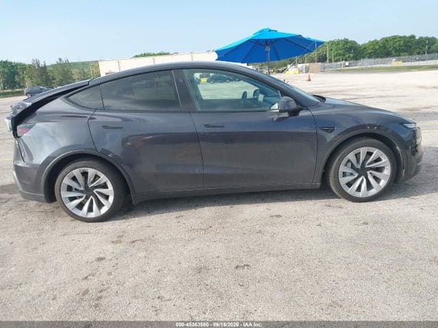 2026 TESLA MODEL Y 13