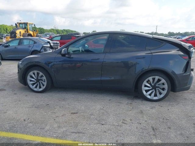 2026 TESLA MODEL Y 14