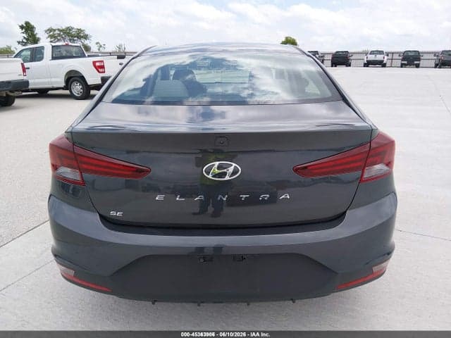 2020 HYUNDAI ELANTRA SE 18