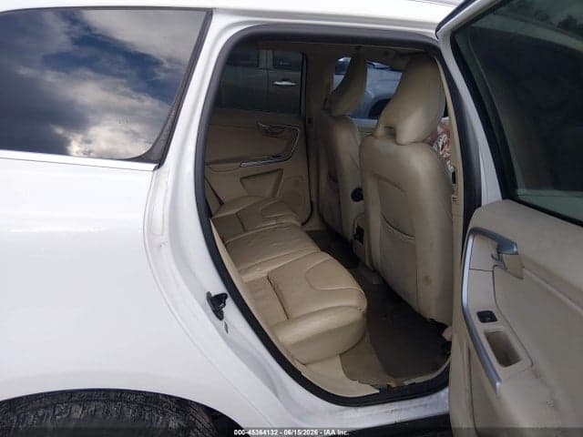 2011 VOLVO XC60 3.2 8