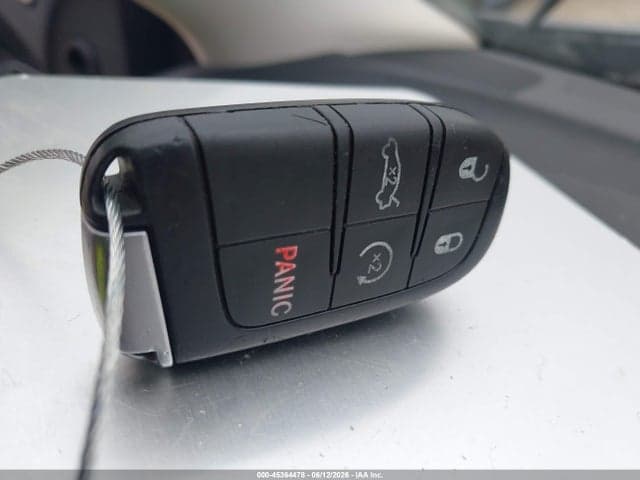 2019 CHRYSLER 300 LIMITED 11