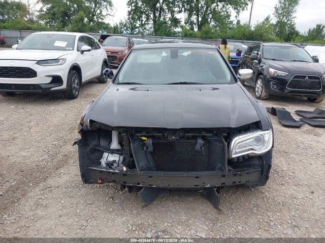 2019 CHRYSLER 300 LIMITED 13