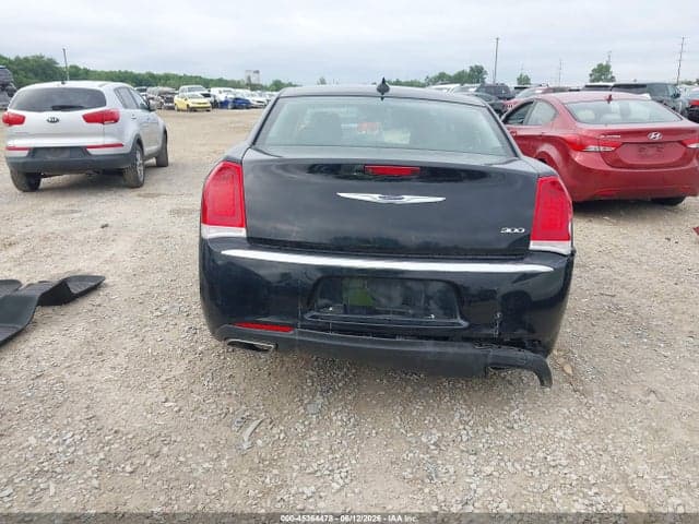 2019 CHRYSLER 300 LIMITED 17
