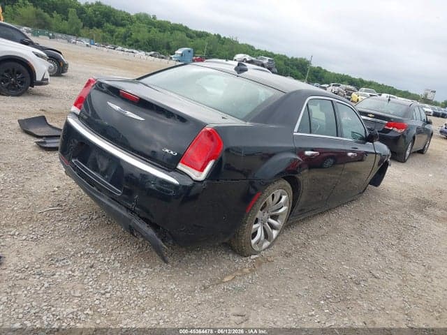 2019 CHRYSLER 300 LIMITED 4