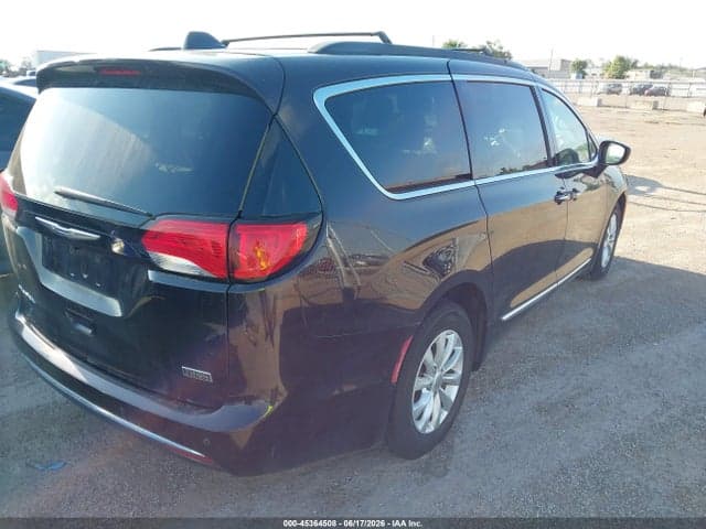 2017 CHRYSLER PACIFICA TOURING-L 4