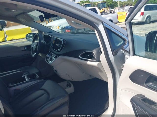 2024 CHRYSLER PACIFICA TOURING L 5