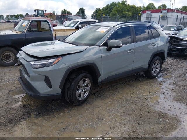 2022 TOYOTA RAV4 XLE 2