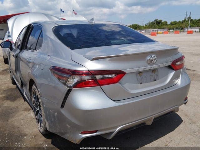 2021 TOYOTA CAMRY SE 3