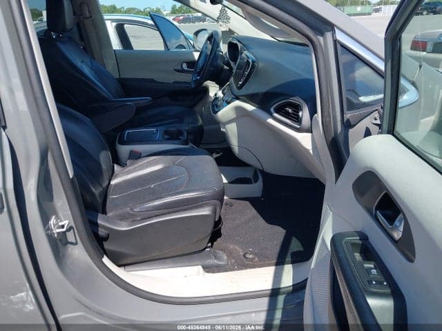 2022 CHRYSLER PACIFICA TOURING L 5