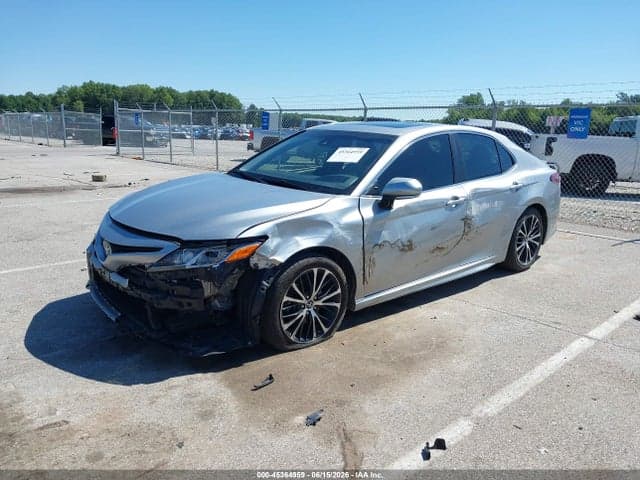 2018 TOYOTA CAMRY SE 2