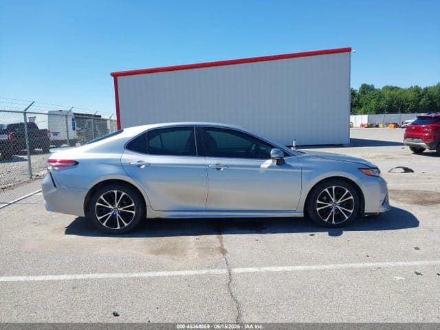 2018 TOYOTA CAMRY SE 14