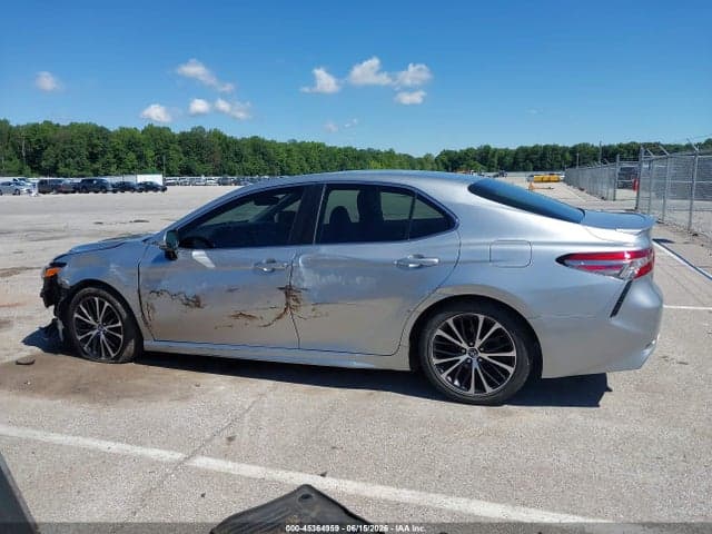 2018 TOYOTA CAMRY SE 15