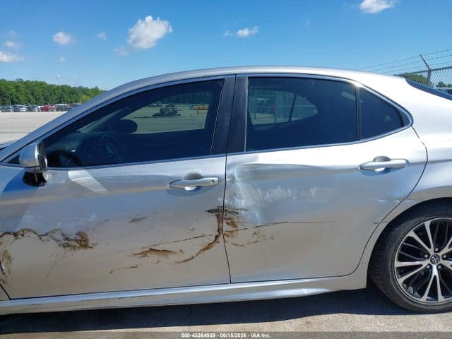 2018 TOYOTA CAMRY SE 6