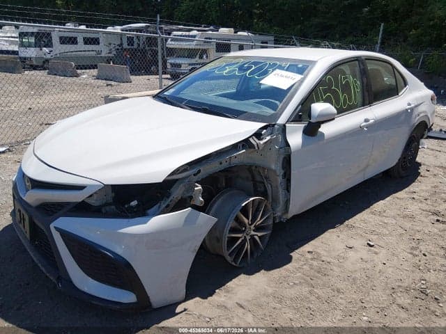 2022 TOYOTA CAMRY SE AWD 2