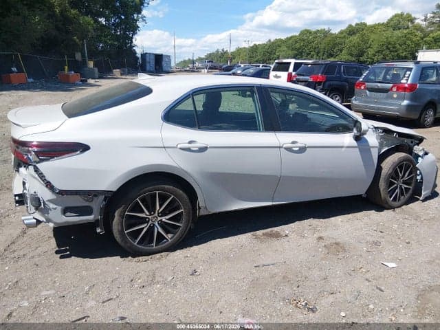 2022 TOYOTA CAMRY SE AWD 14