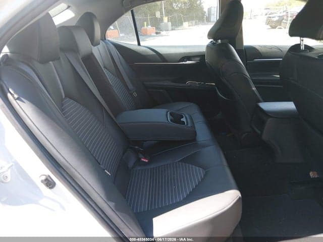 2022 TOYOTA CAMRY SE AWD 8
