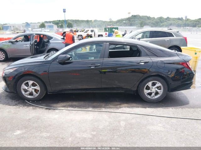 2022 HYUNDAI ELANTRA SE 13