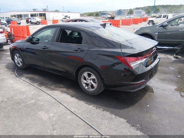 2022 HYUNDAI ELANTRA SE 3