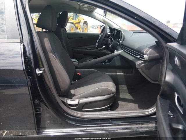 2022 HYUNDAI ELANTRA SE 5