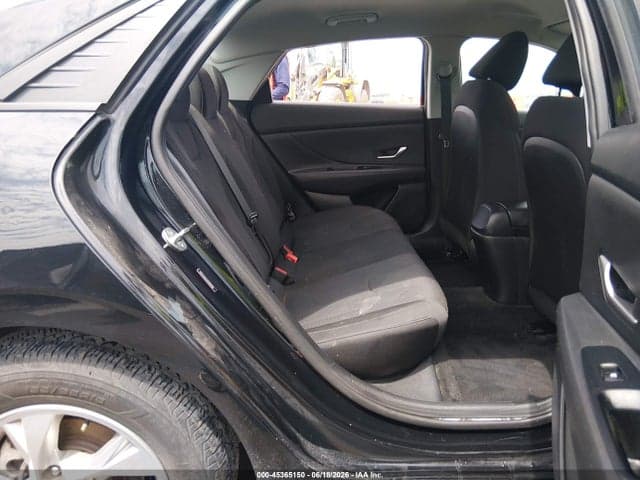 2022 HYUNDAI ELANTRA SE 8