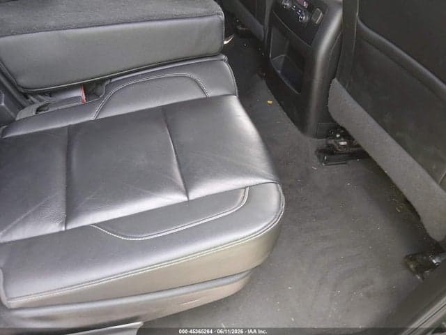 2020 CHEVROLET SUBURBAN LS 8