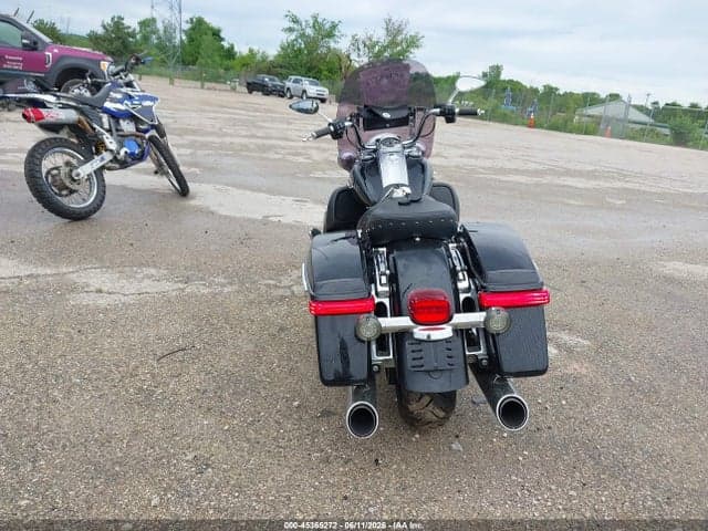 2017 HARLEY-DAVIDSON FLHR ROAD KING 6