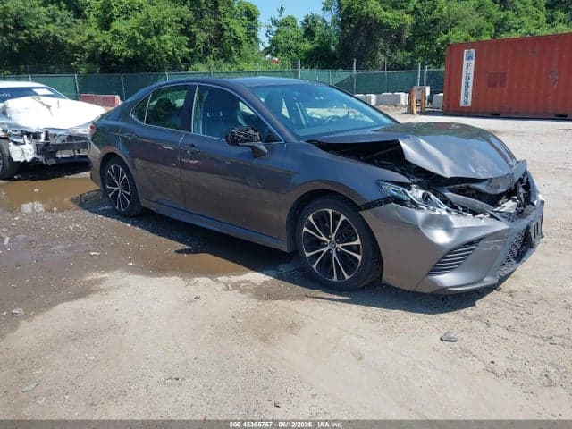 2019 TOYOTA CAMRY SE - 1