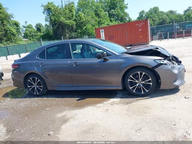 2019 TOYOTA CAMRY SE 13