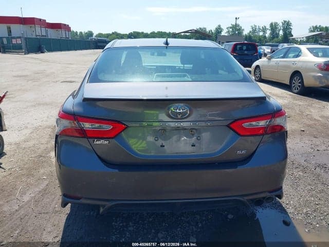 2019 TOYOTA CAMRY SE 16