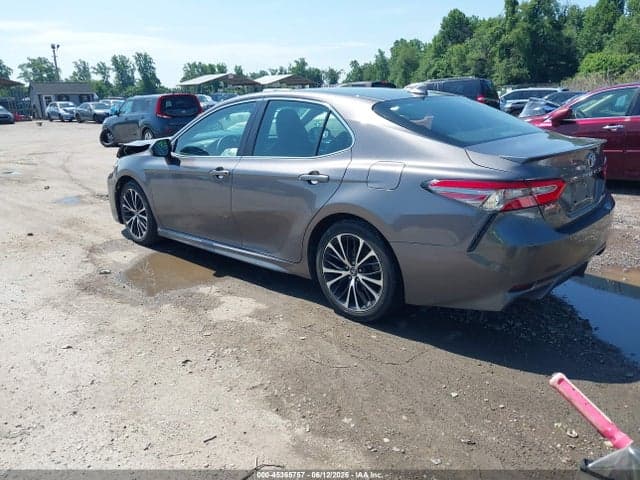 2019 TOYOTA CAMRY SE 3