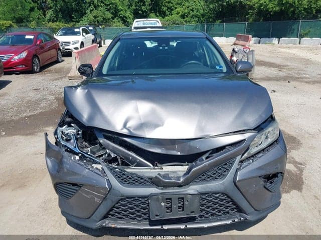 2019 TOYOTA CAMRY SE 6