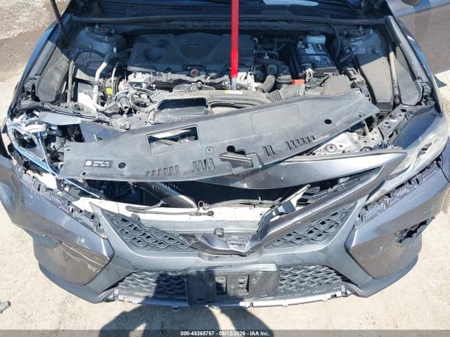 2019 TOYOTA CAMRY SE 10