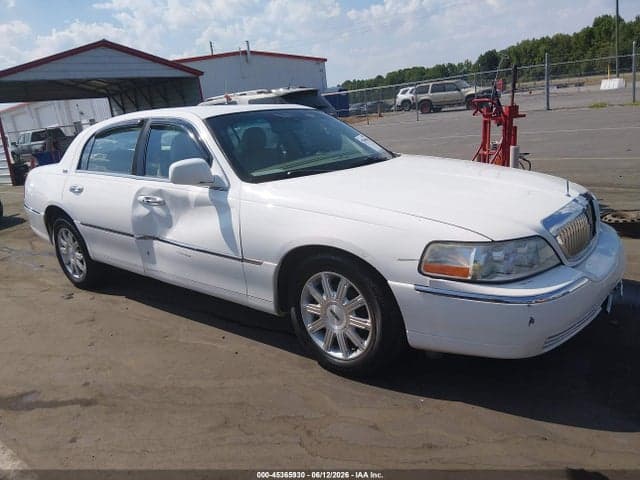 2009 LINCOLN TOWN CAR 1