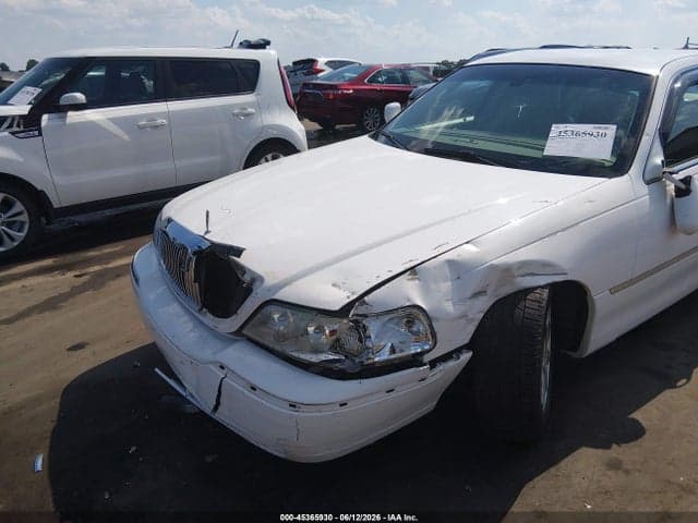 2009 LINCOLN TOWN CAR 6
