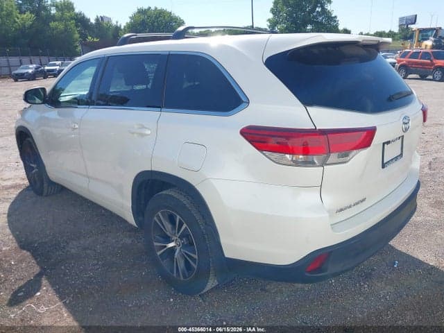 2018 TOYOTA HIGHLANDER LE 3