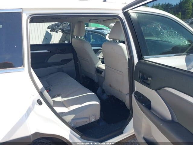 2018 TOYOTA HIGHLANDER LE 8