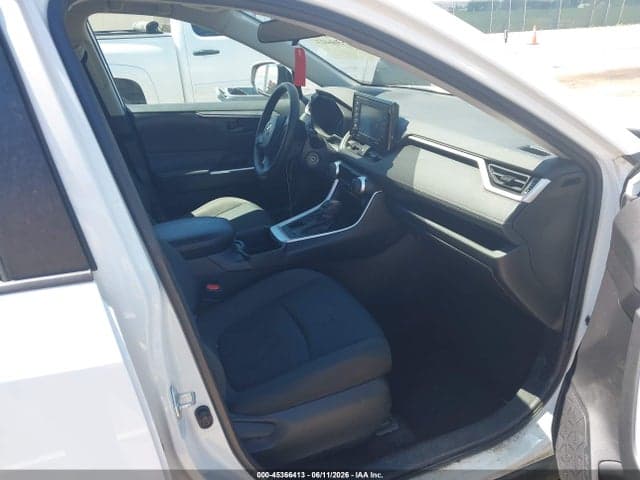 2022 TOYOTA RAV4 LE 5