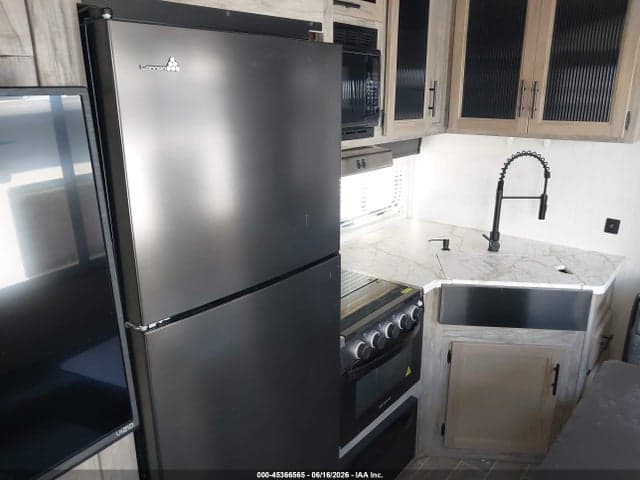 2022 FOREST RIVER ARTIC WOLF 12