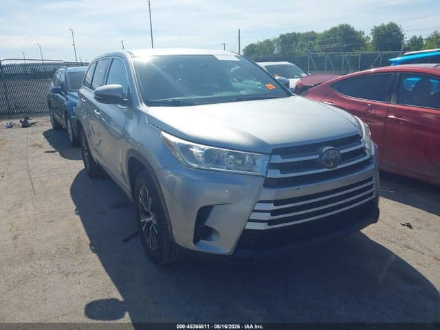 2018 TOYOTA HIGHLANDER LE 1