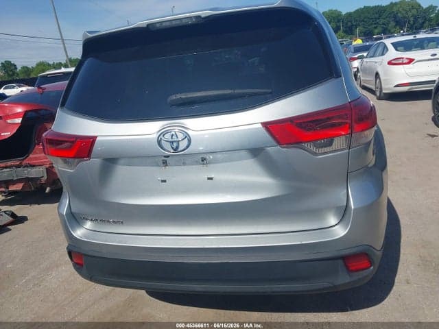 2018 TOYOTA HIGHLANDER LE 16