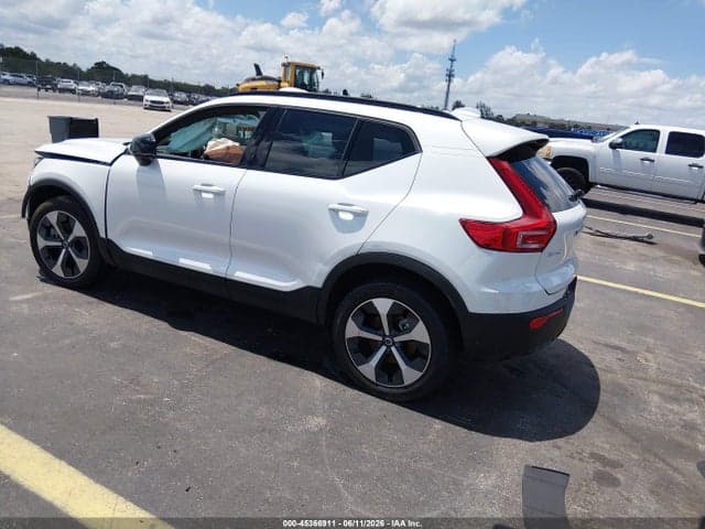 2026 VOLVO XC40 PLUS 4