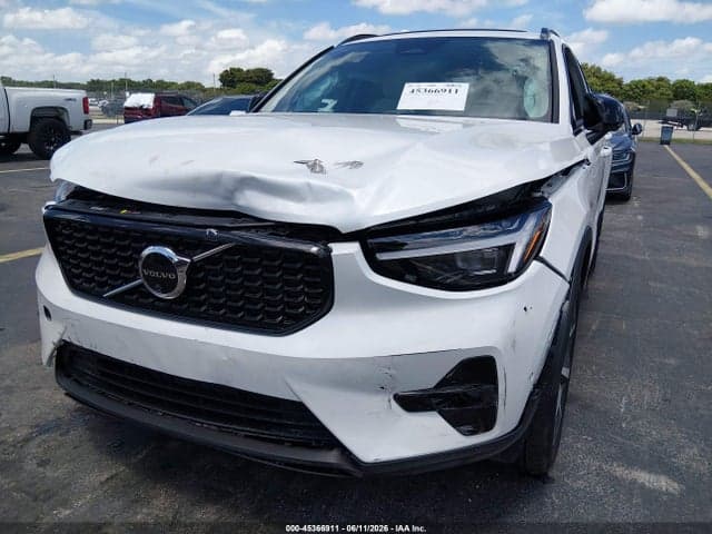 2026 VOLVO XC40 PLUS 7