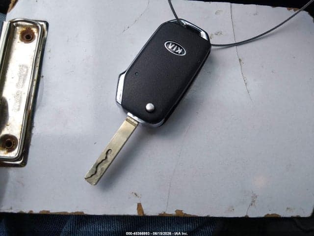 2021 KIA SELTOS S 11