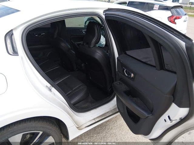 2022 VOLVO S60 B5 8