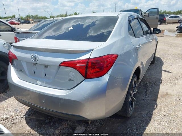 2017 TOYOTA COROLLA SE 4