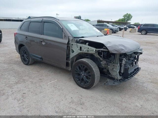 2018 MITSUBISHI OUTLANDER LE 1