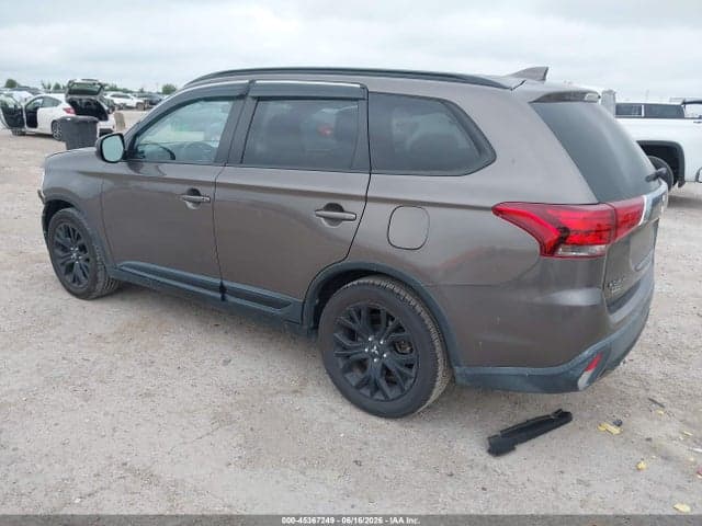 2018 MITSUBISHI OUTLANDER LE 3