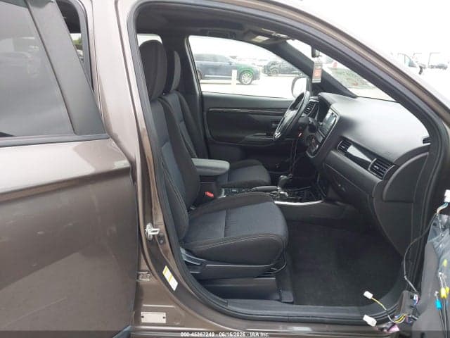 2018 MITSUBISHI OUTLANDER LE 5