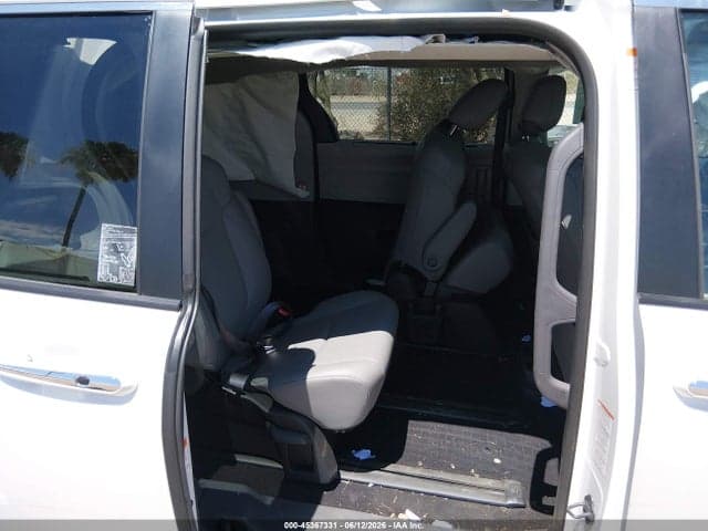 2024 TOYOTA SIENNA XLE 8