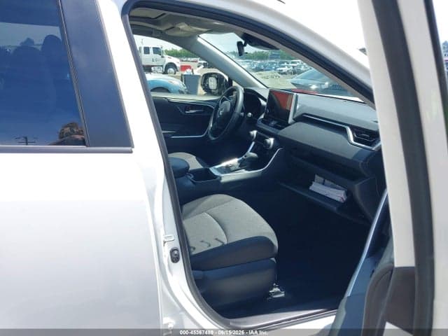 2025 TOYOTA RAV4 HYBRID XLE 5